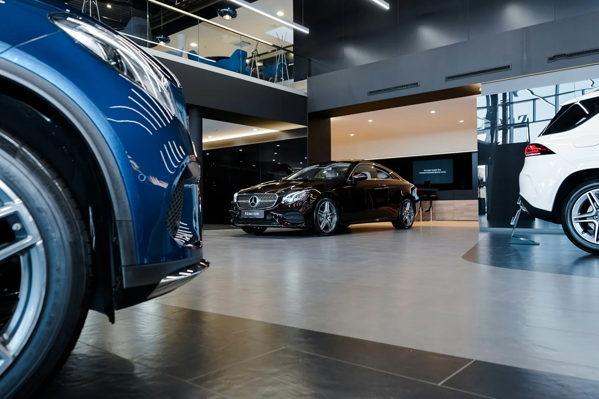 polished concrete showroom floor in a Gatineau retail space