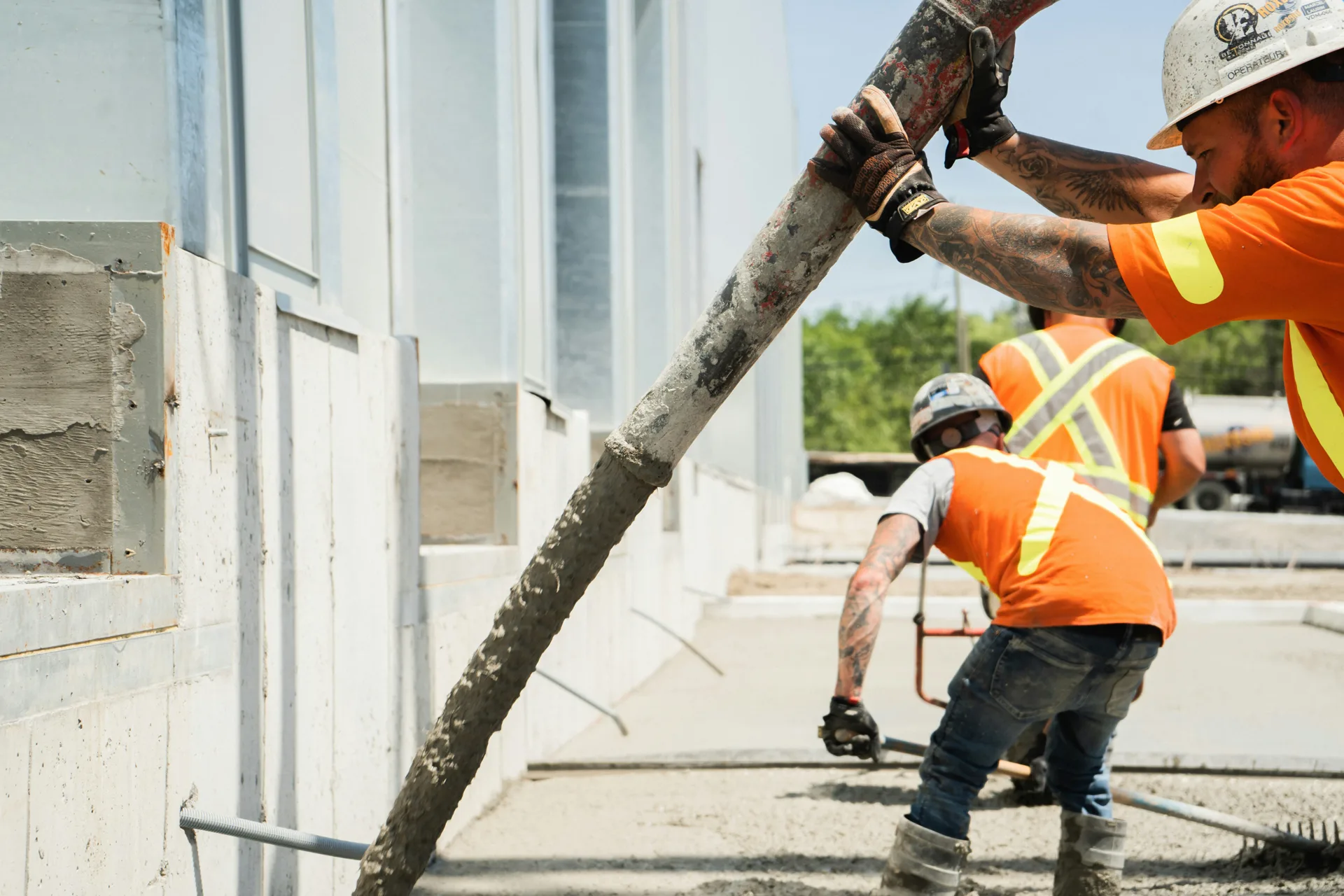 crew casting a tilt-up concrete wall panel in Gatineau