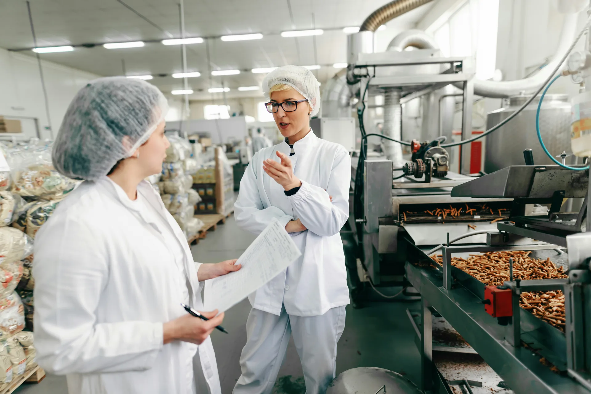 food plant quality inspection over a coved-base concrete floor in Gatineau