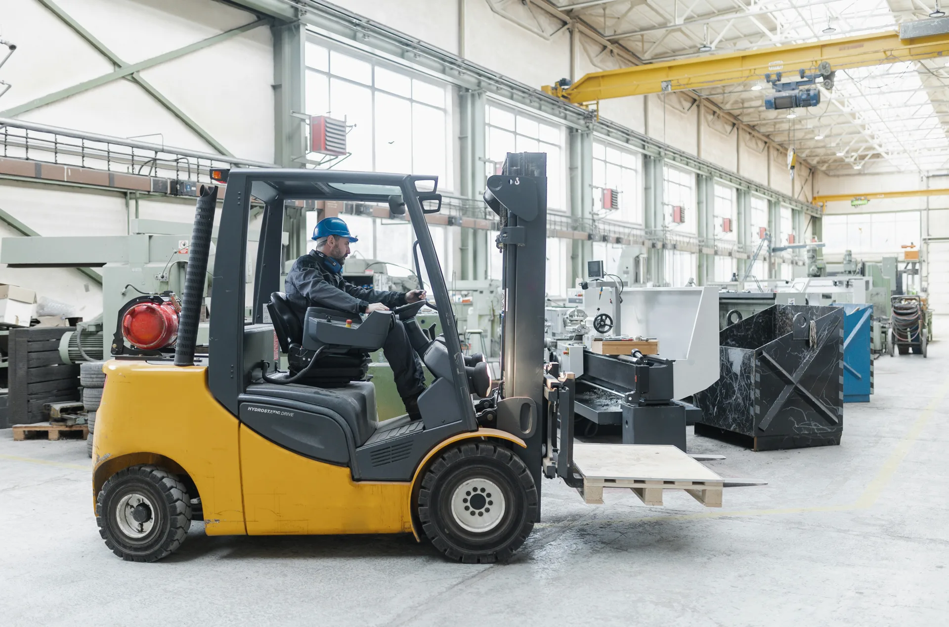 forklift-rated concrete floor in a Gatineau fabrication plant
