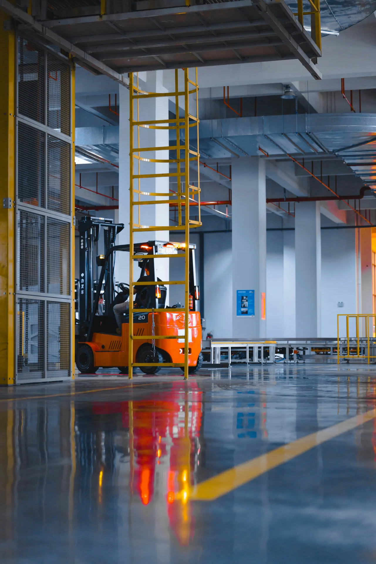 sealed concrete floor at a Gatineau cold storage loading dock