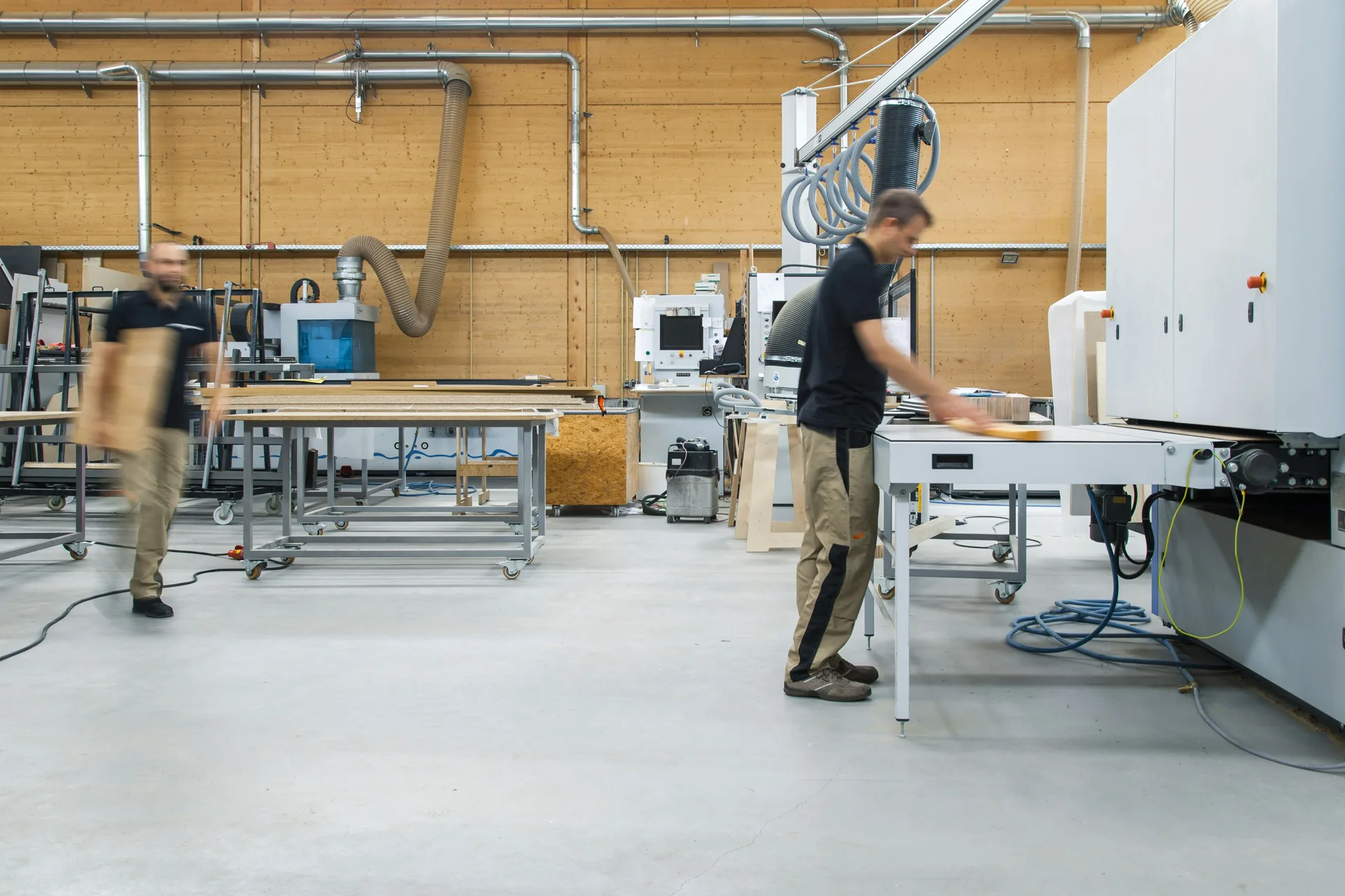 controlled-environment epoxy floor at a Gatineau light-industrial facility