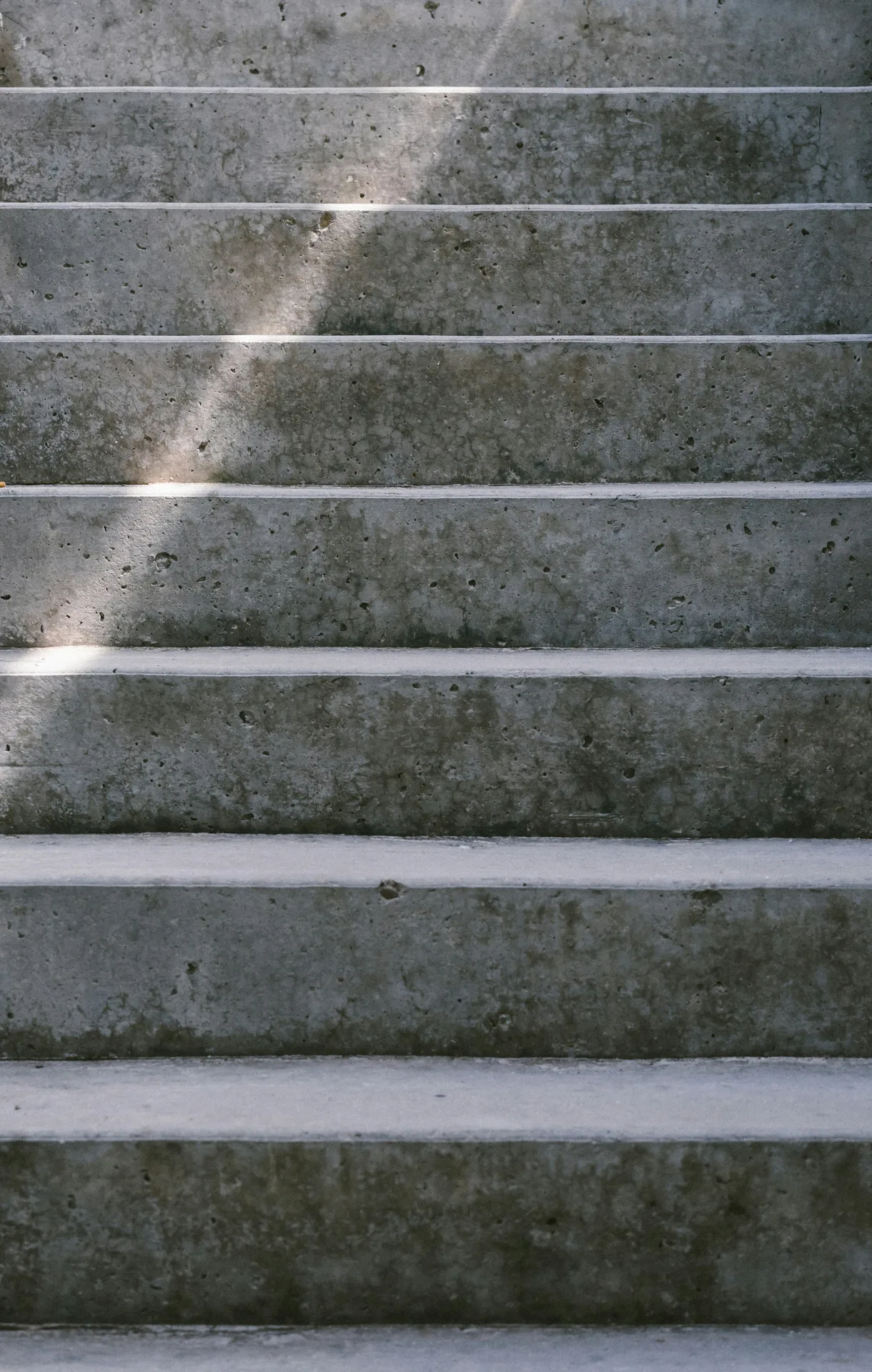 textured concrete entry steps at a Gatineau home
