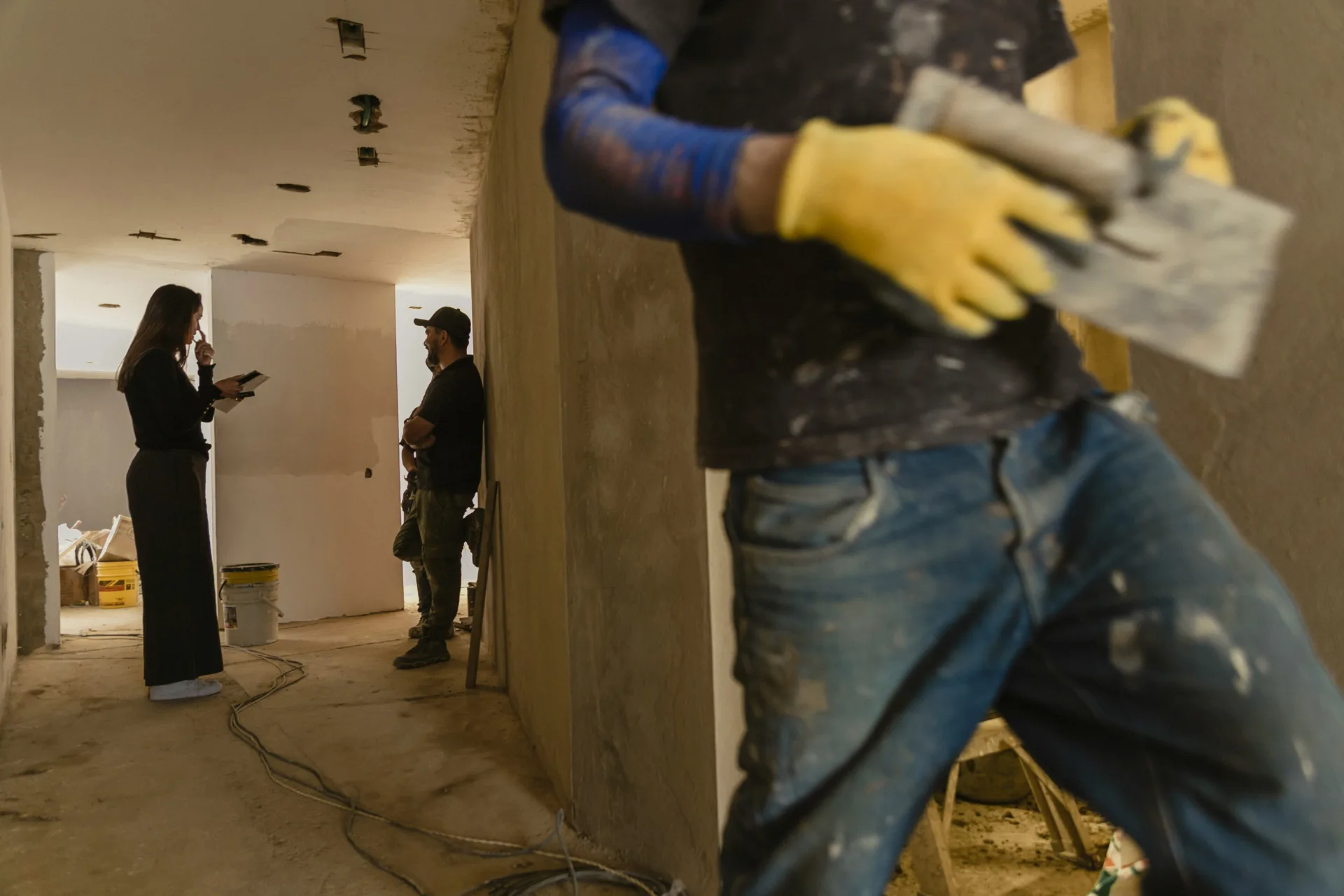 thin concrete overlay being applied with Ardex products in Gatineau